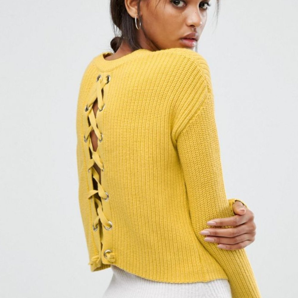 MISSGUIDED LACE-UP BACK BOXY SWEATER